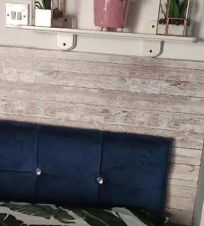 Joanna's , Key Locker By Whatsapp Own Entrance, Own Bathroom