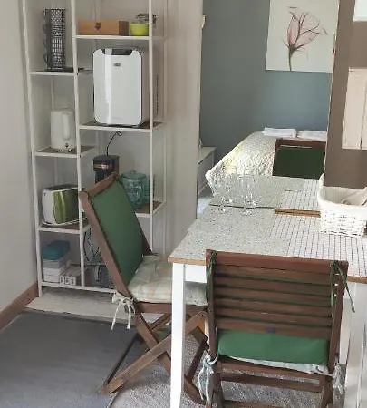 Joanna's , Key Locker By Whatsapp Own Entrance, Own Bathroom アパート ヨール