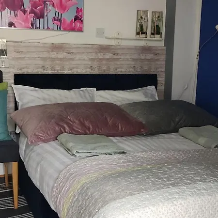 Joanna's , Key Locker By Whatsapp Own Entrance, Own Bathroom *