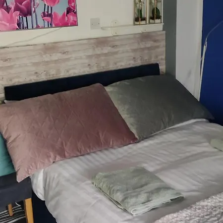 Joanna's , Key Locker By Whatsapp Own Entrance, Own Bathroom アパート ヨール