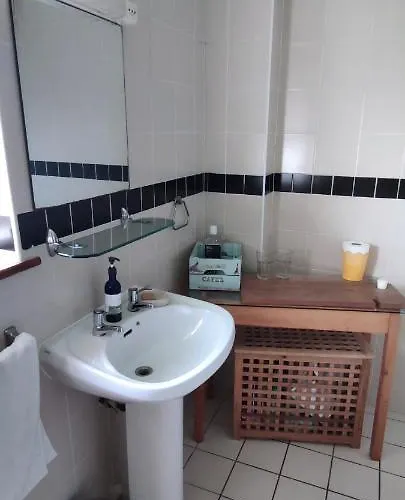 Joanna's , Key Locker By Whatsapp Own Entrance, Own Bathroom Апартаменты *