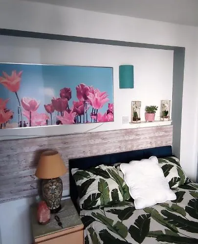 Joanna's , Key Locker By Whatsapp Own Entrance, Own Bathroom Апартаменты Йол