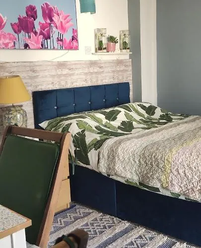 Апартаменты Joanna's , Key Locker By Whatsapp Own Entrance, Own Bathroom