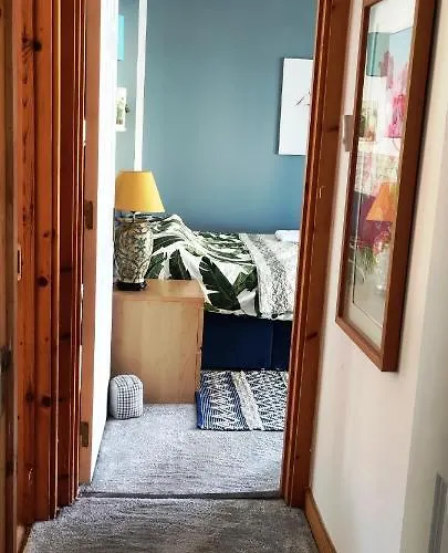 Апартаменты Joanna's , Key Locker By Whatsapp Own Entrance, Own Bathroom Йол