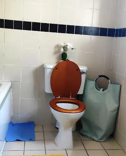 Joanna's , Key Locker By Whatsapp Own Entrance, Own Bathroom Йол