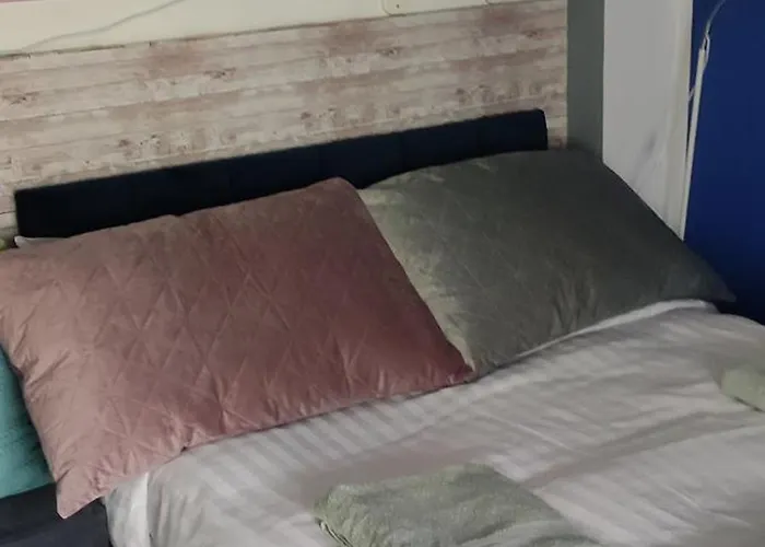 Joanna's , Key Locker By Whatsapp Own Entrance, Own Bathroom Апартаменты Йол